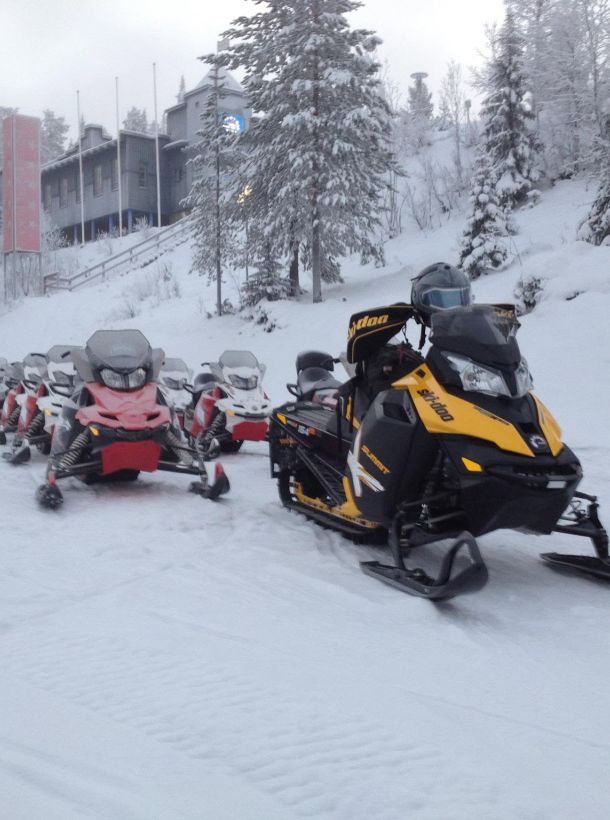 Safari Setting Off from Hotel Royal Ruka in 2012